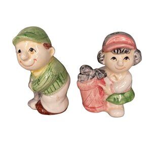 Vintage Giftcraft golfer couple ceramic salt and pepper shakers